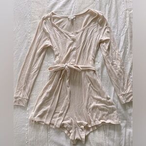 American Eagle S cream cozy Romper